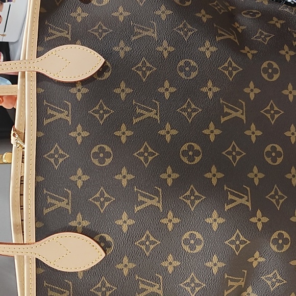 Louis Vuitton Neverfull MM with Pouch, Dust Bag, Box, And Shopping Bag; - Picture 5 of 10